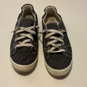 Woman’s Shoes Time & True Size 7